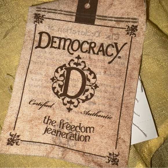 Democracy Yellow Button Down Top with Adjustable Sleeves NWT - Picture 8 of 11